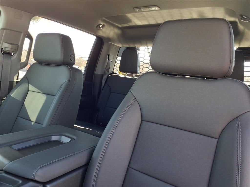 2026 Chevrolet Silverado 3500 HD Chassis Cab - Image 22