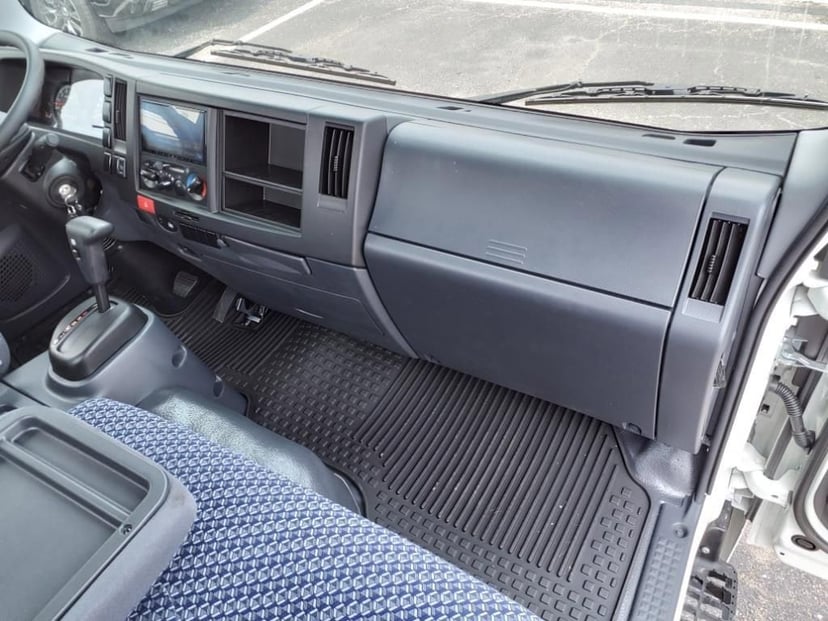 2025 Chevrolet Low Cab Forward 5500 XG - Image 9
