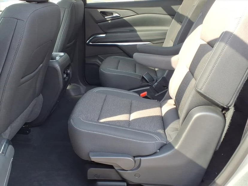2025 Chevrolet Traverse - Image 15