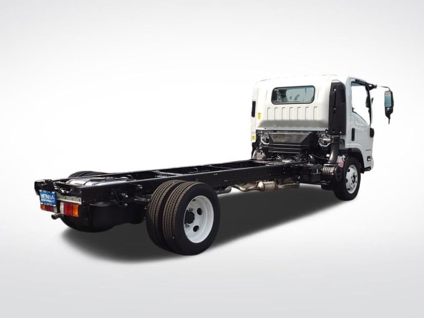 2025 Chevrolet Low Cab Forward 5500 XG - Image 4