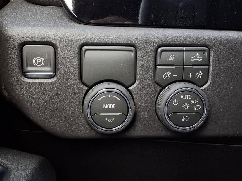 2026 Chevrolet Silverado 1500 - Image 21