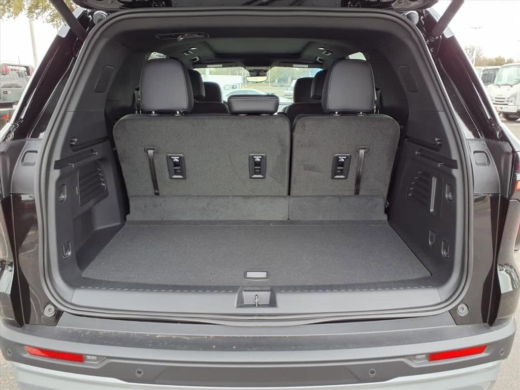 2026 Chevrolet Traverse - Image 12