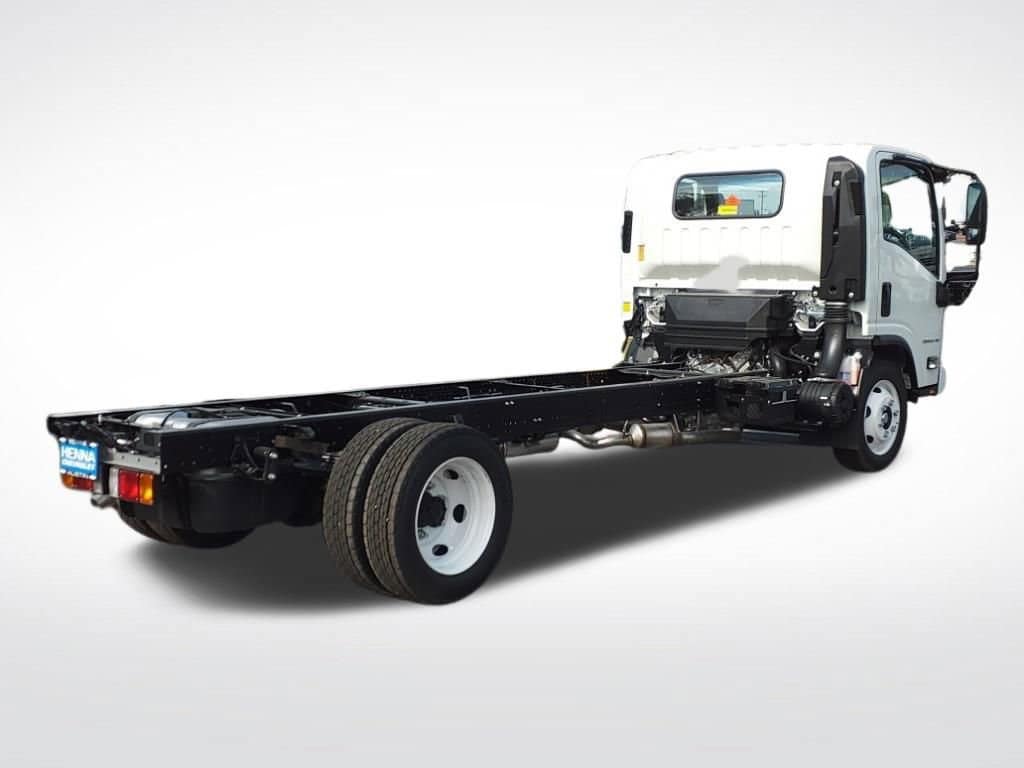 2025 Chevrolet Low Cab Forward 5500 XG - Image 4