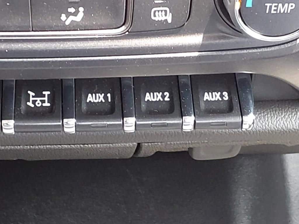 2024 Chevrolet Silverado 5500 HD - Image 13