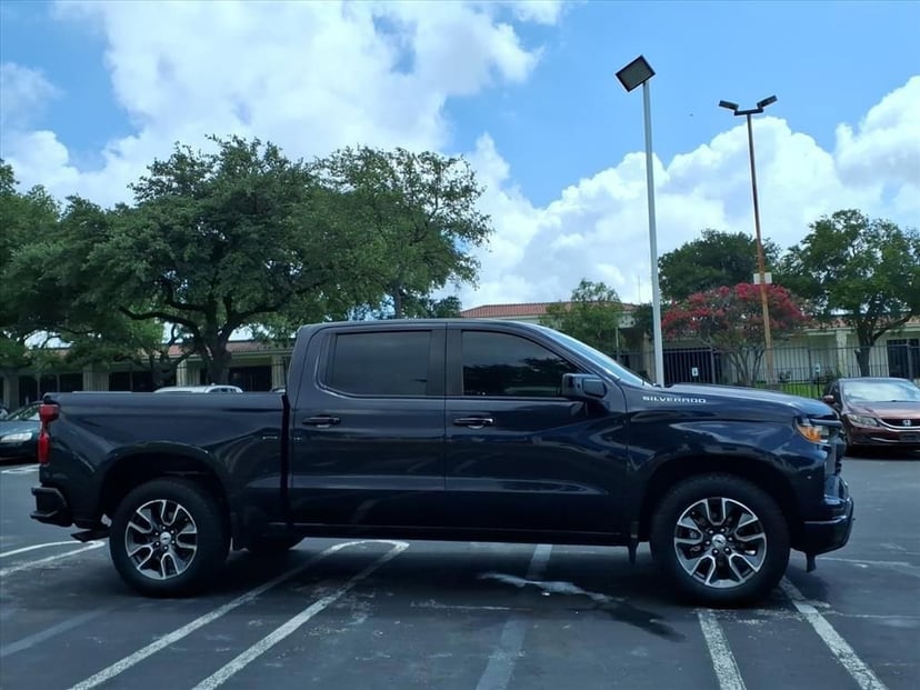 2023 Chevrolet Silverado 1500 - Image 2