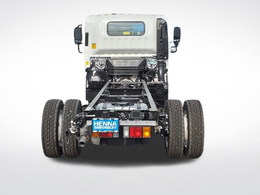 2025 Chevrolet Low Cab Forward 5500 XG - Image 5