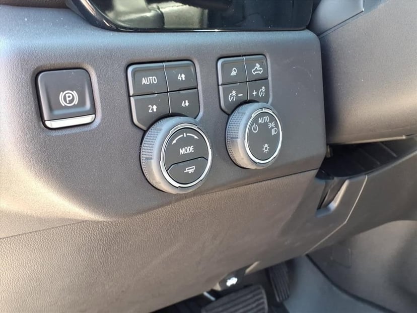 2026 Chevrolet Silverado 1500 - Image 15