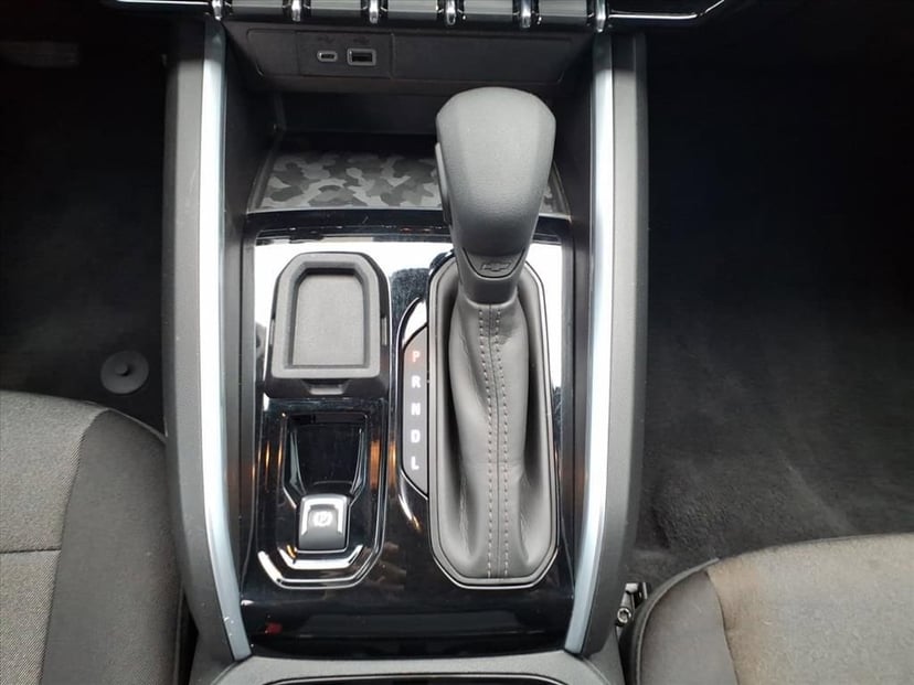 2025 Chevrolet Colorado - Image 20