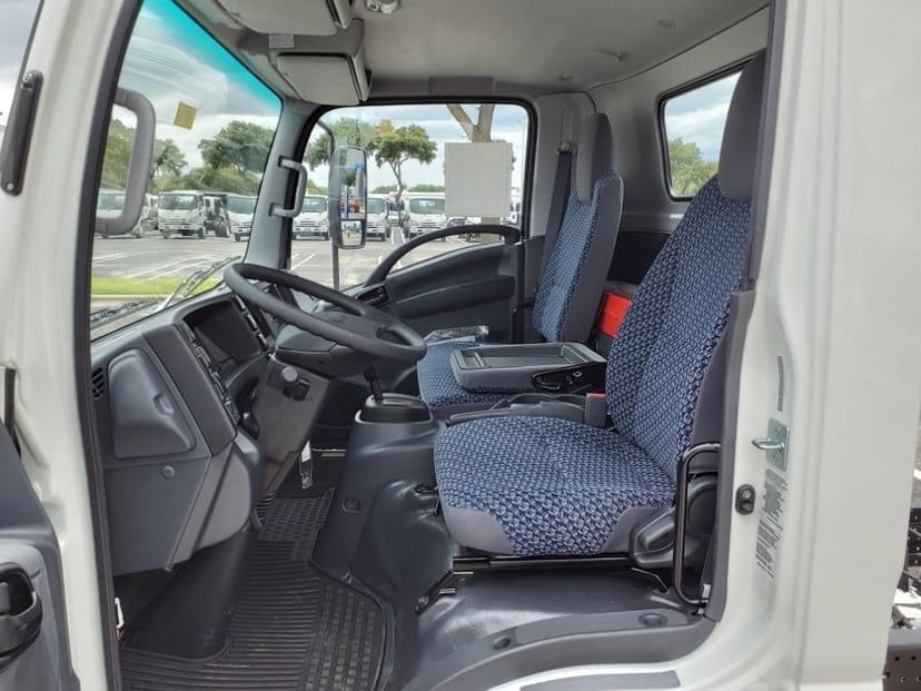 2025 Chevrolet Low Cab Forward 4500 HG - Image 7