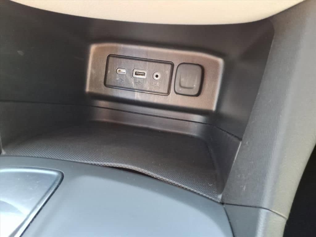 2021 Chevrolet Equinox - Image 23