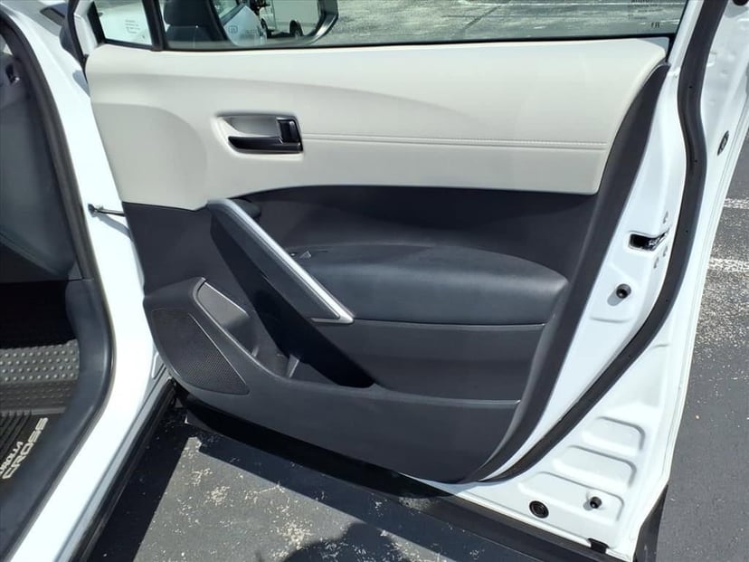 2023 Toyota Corolla Cross - Image 13