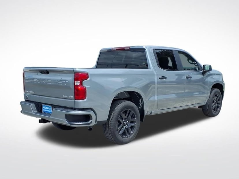 2026 Chevrolet Silverado 1500 - Image 2
