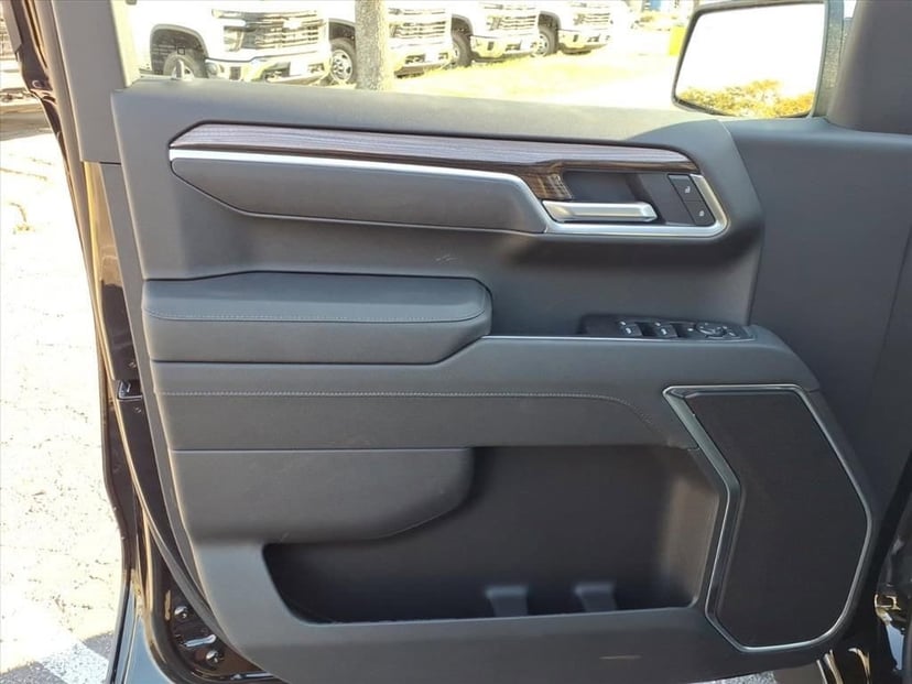 2026 Chevrolet Silverado 1500 - Image 13