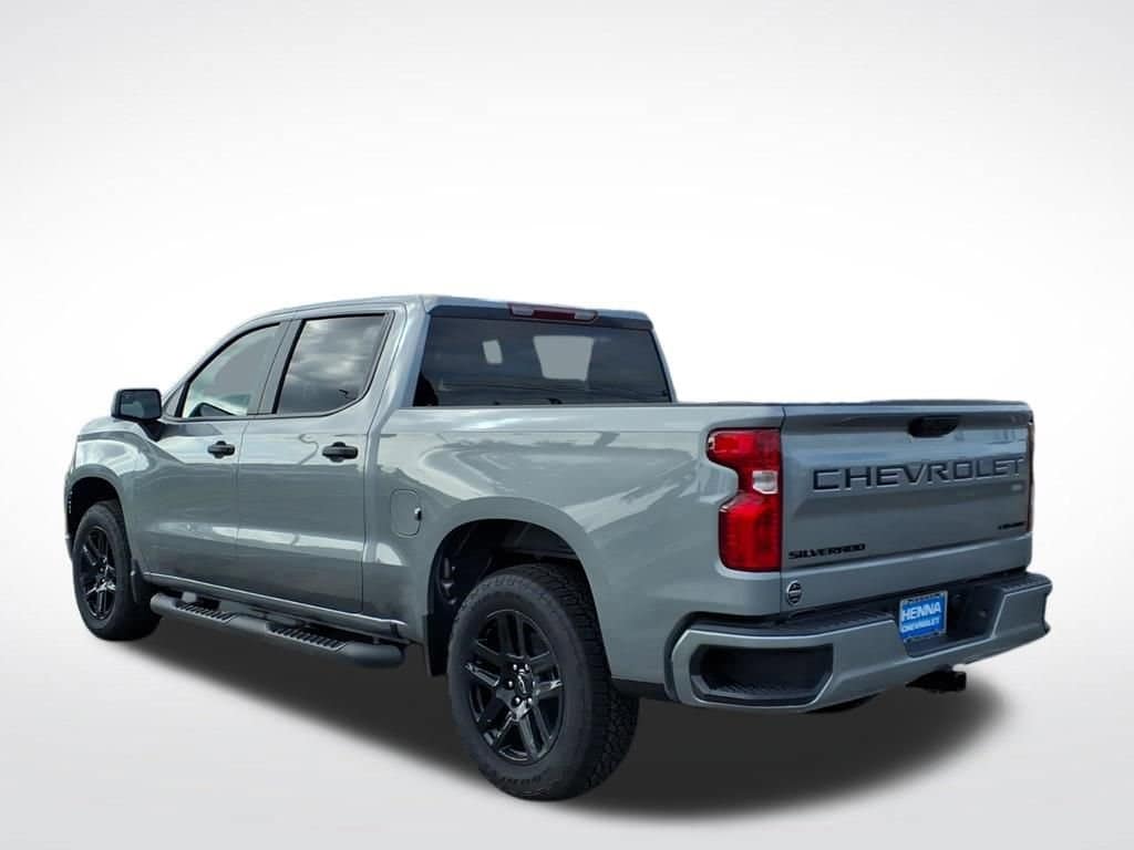 2026 Chevrolet Silverado 1500 - Image 3