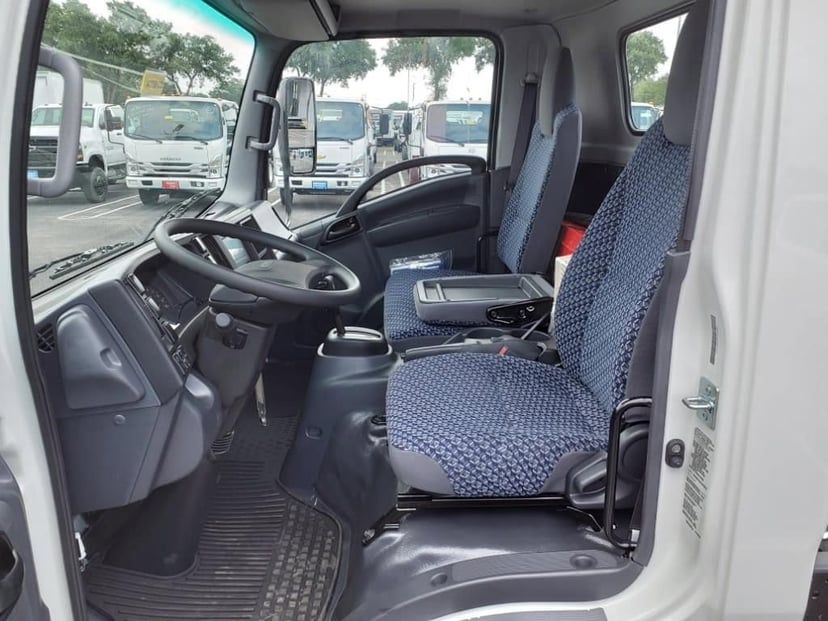 2025 Chevrolet Low Cab Forward 5500 XG - Image 7