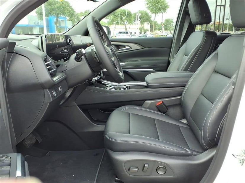 2026 Chevrolet Traverse - Image 11