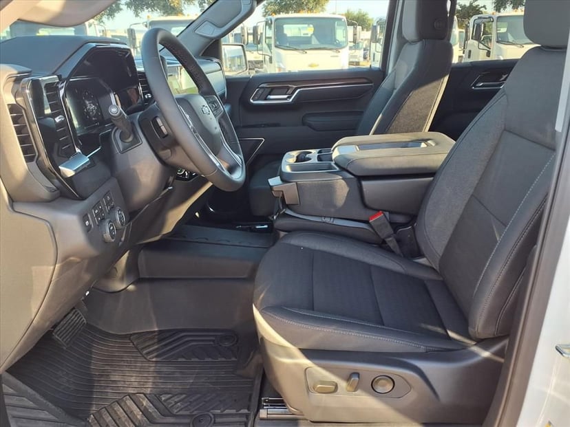 2026 Chevrolet Silverado 1500 - Image 5