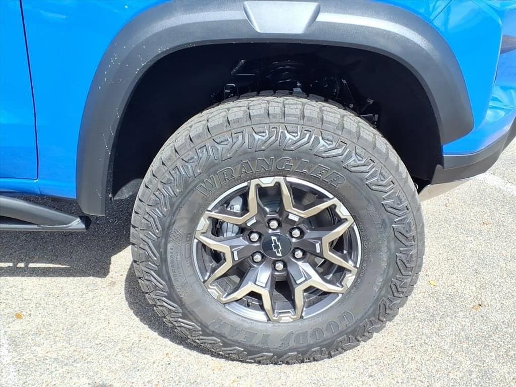 2026 Chevrolet Colorado - Image 4