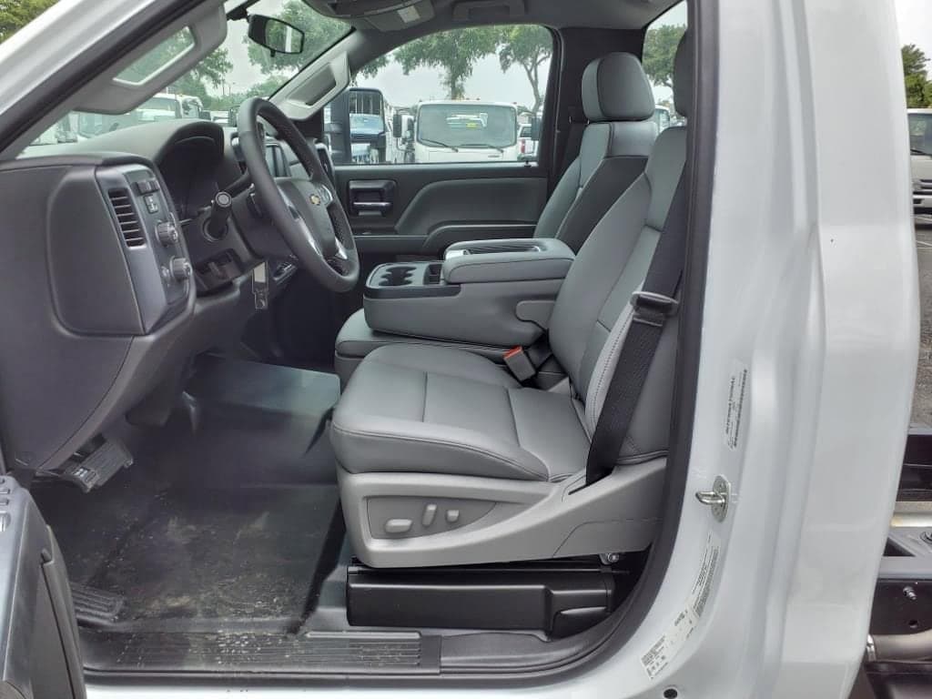 2024 Chevrolet Silverado 5500 HD - Image 6