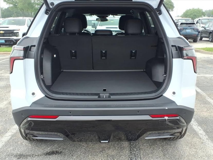 2026 Chevrolet Equinox - Image 12