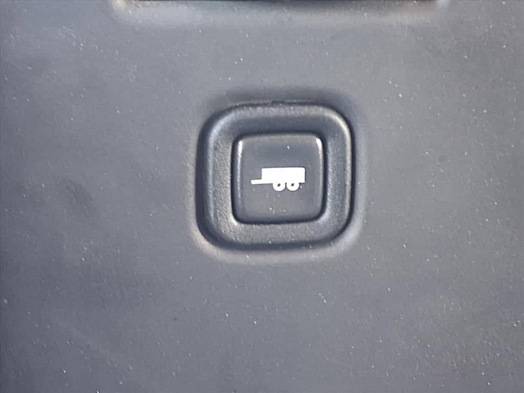 2025 Chevrolet Express Cutaway 3500 - Image 11