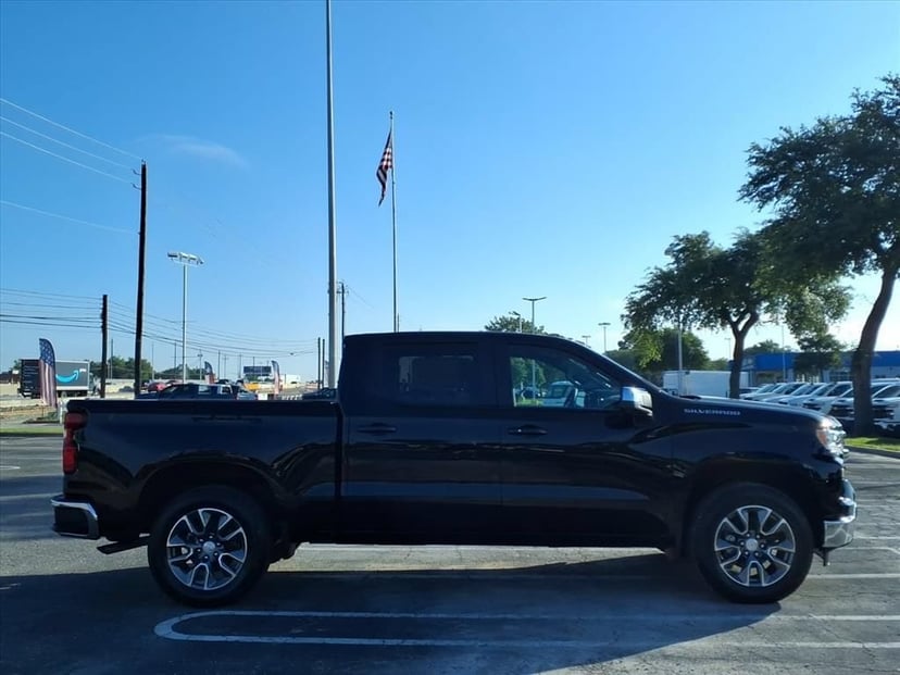 2026 Chevrolet Silverado 1500 - Image 1