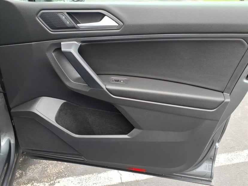2021 Volkswagen Tiguan - Image 21