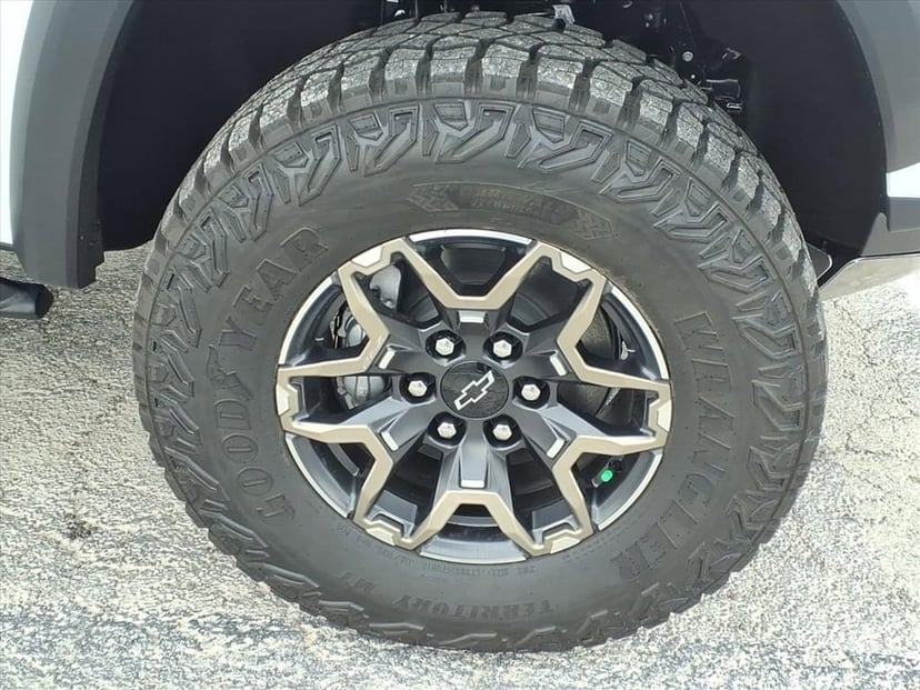 2026 Chevrolet Colorado - Image 9