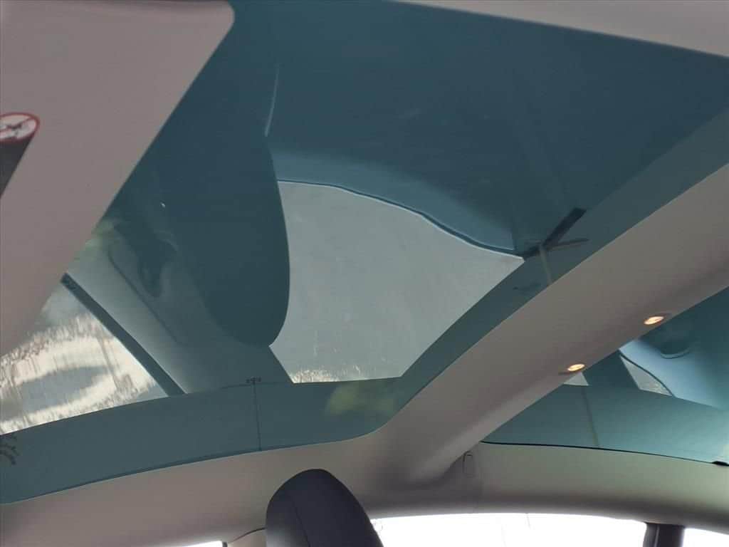 2023 Tesla Model 3 - Image 15