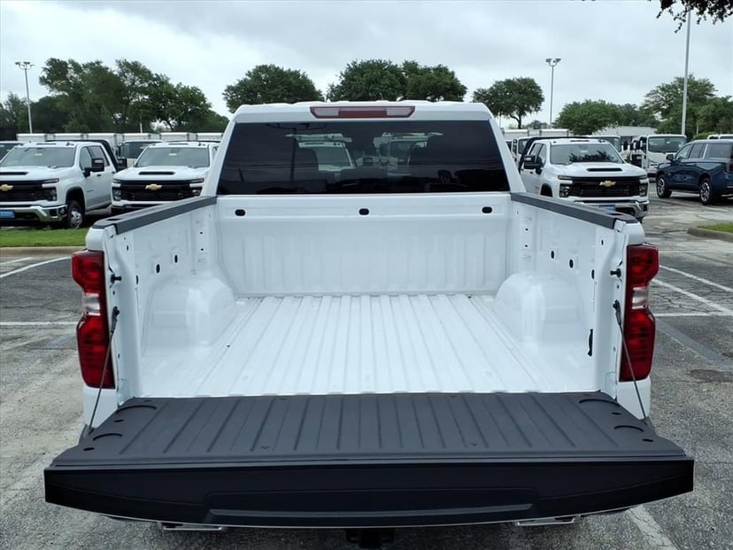 2026 Chevrolet Silverado 1500 - Image 13