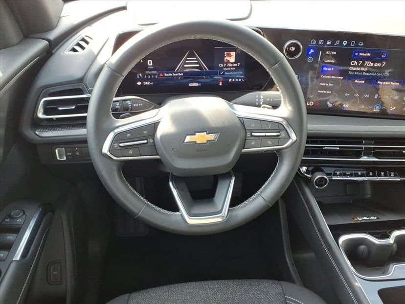 2025 Chevrolet Traverse - Image 23