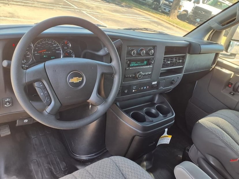 2025 Chevrolet Express Cutaway 3500 - Image 8