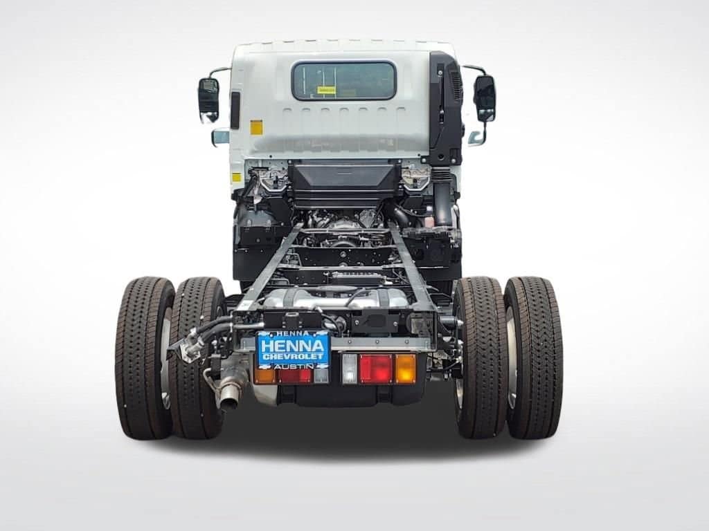 2025 Chevrolet Low Cab Forward 5500 XG - Image 5