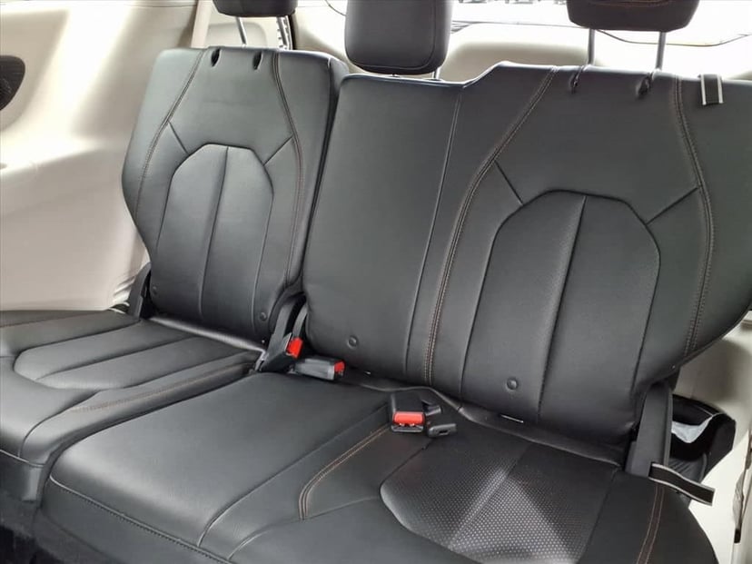 2017 Chrysler Pacifica - Image 21