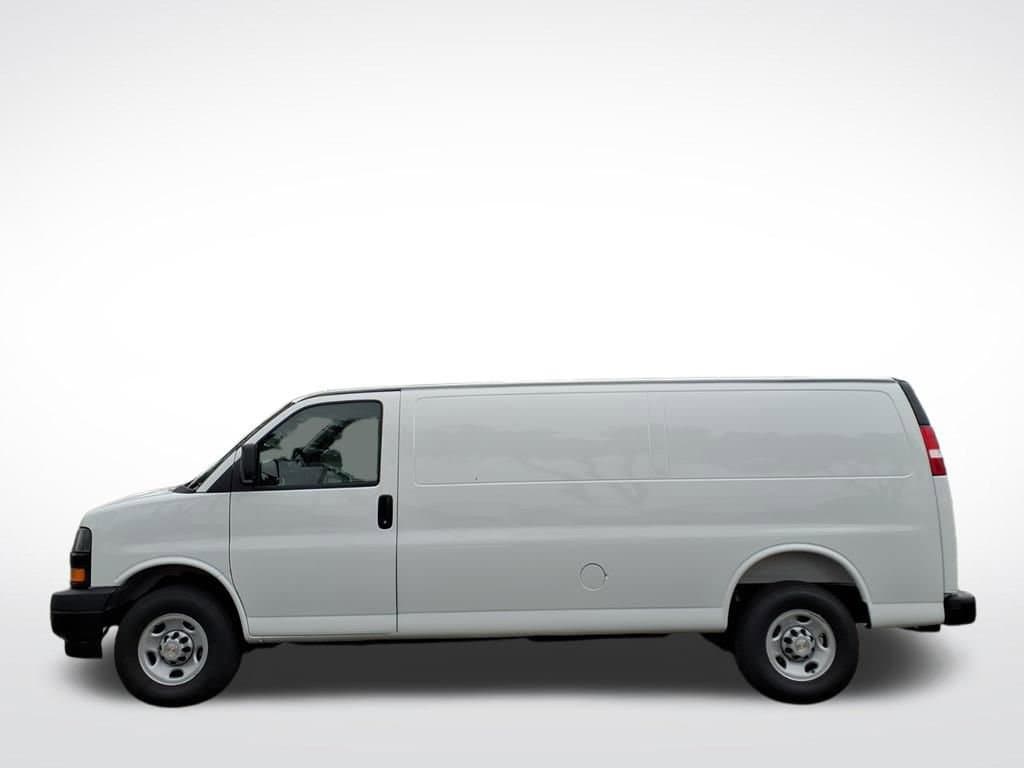 2026 Chevrolet Express Cargo - Image 7