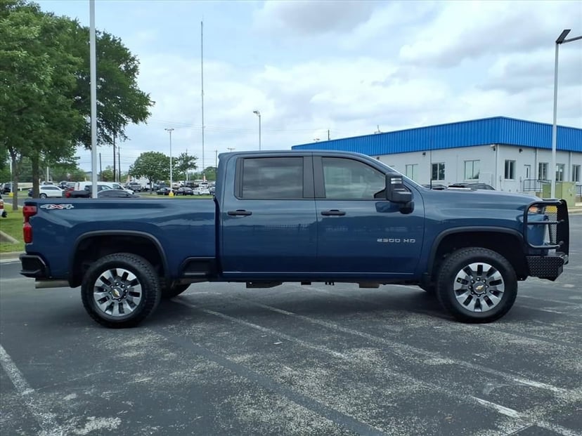 2025 Chevrolet Silverado 2500 HD - Image 5