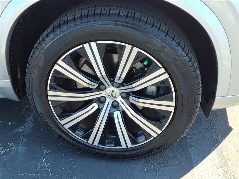 2022 Volvo XC90 - Image 11
