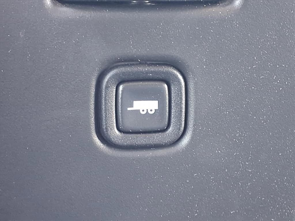 2025 Chevrolet Express Cutaway 3500 - Image 10