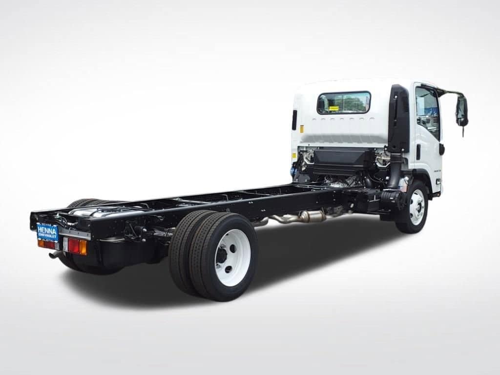 2025 Chevrolet Low Cab Forward 5500 XG - Image 4