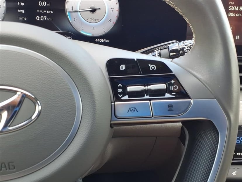 2023 Hyundai Elantra - Image 24