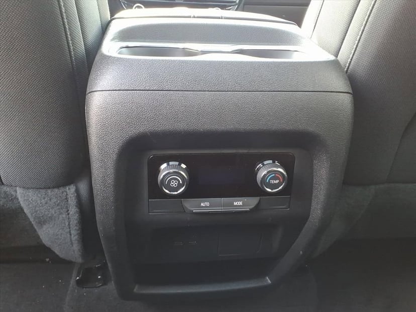 2025 Chevrolet Traverse - Image 17