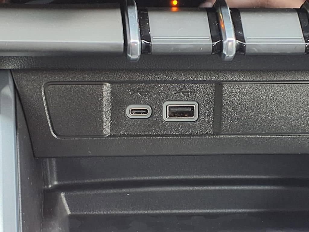 2026 Chevrolet Colorado - Image 19