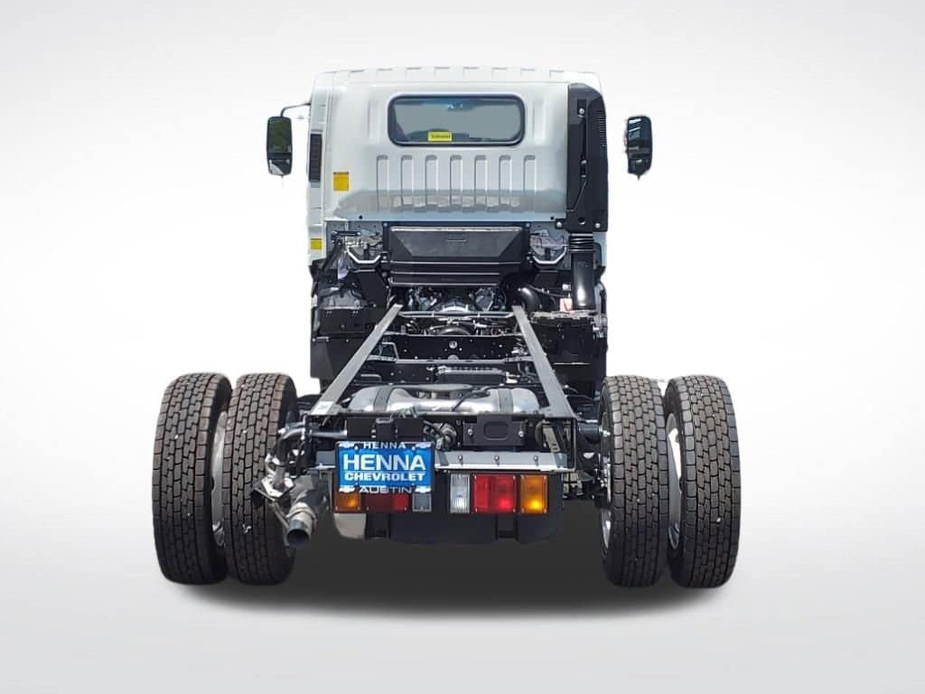 2025 Chevrolet Low Cab Forward 5500 XG - Image 5