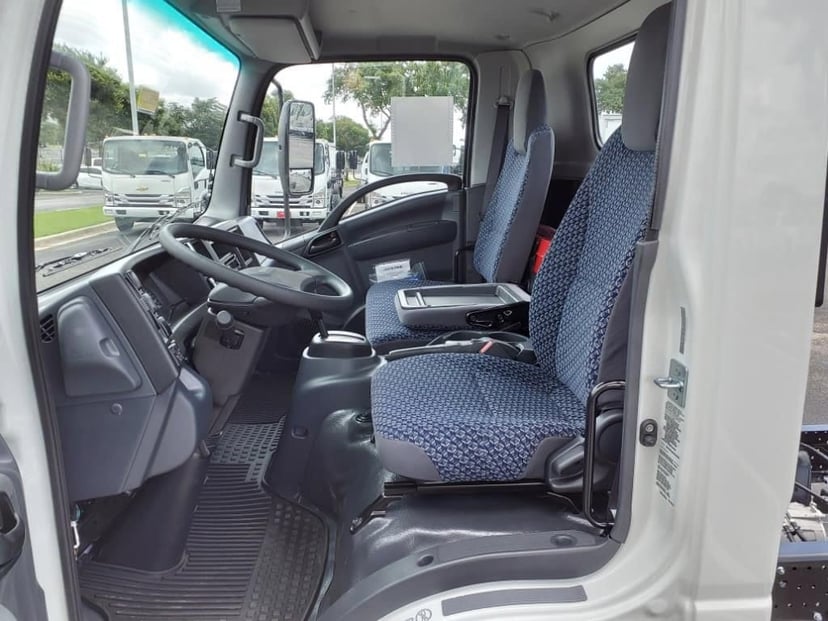 2025 Chevrolet Low Cab Forward 4500 HG - Image 7