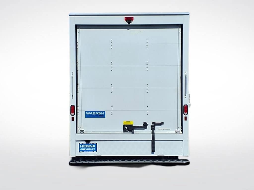 2025 Chevrolet Express Cutaway 3500 - Image 4