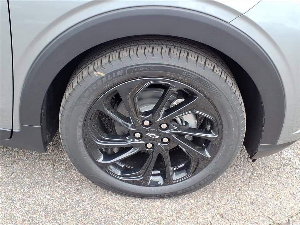 2027 Chevrolet Bolt - Image 4