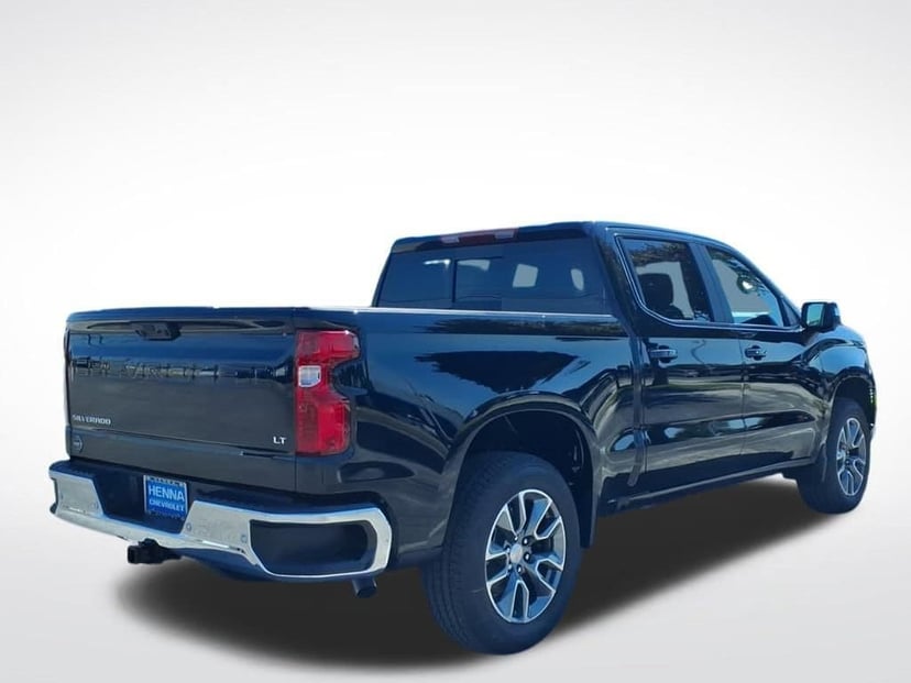 2026 Chevrolet Silverado 1500 - Image 3