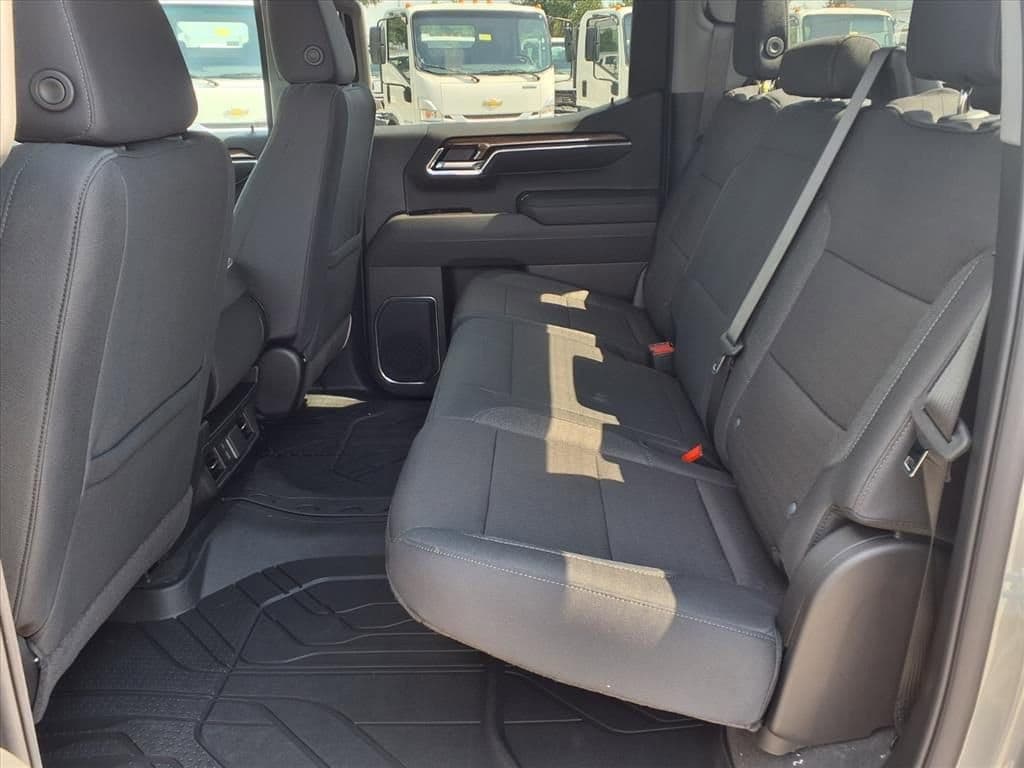 2026 Chevrolet Silverado 1500 - Image 7