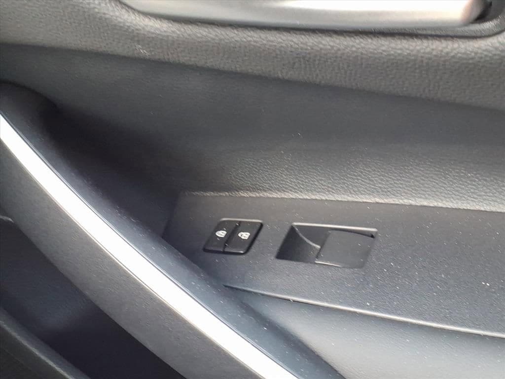 2025 Toyota Corolla - Image 34