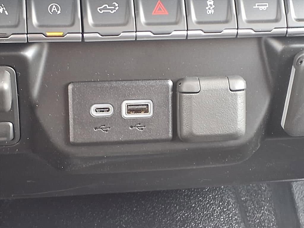 2026 Chevrolet Silverado 1500 - Image 14